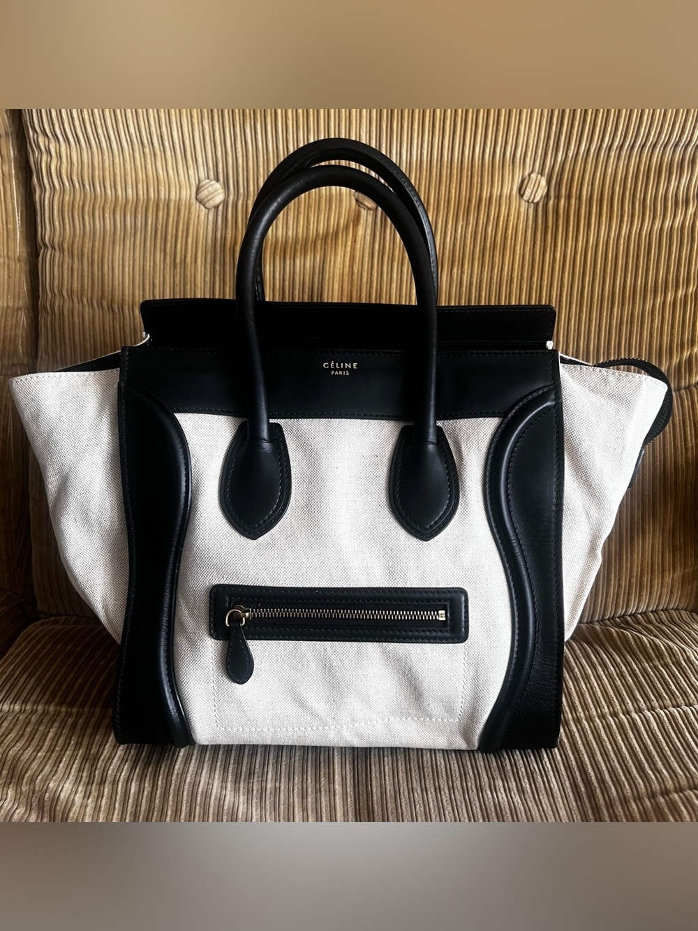 Authentic - CELINE black and cream Luggage Tote bag - Picture 2 of 12